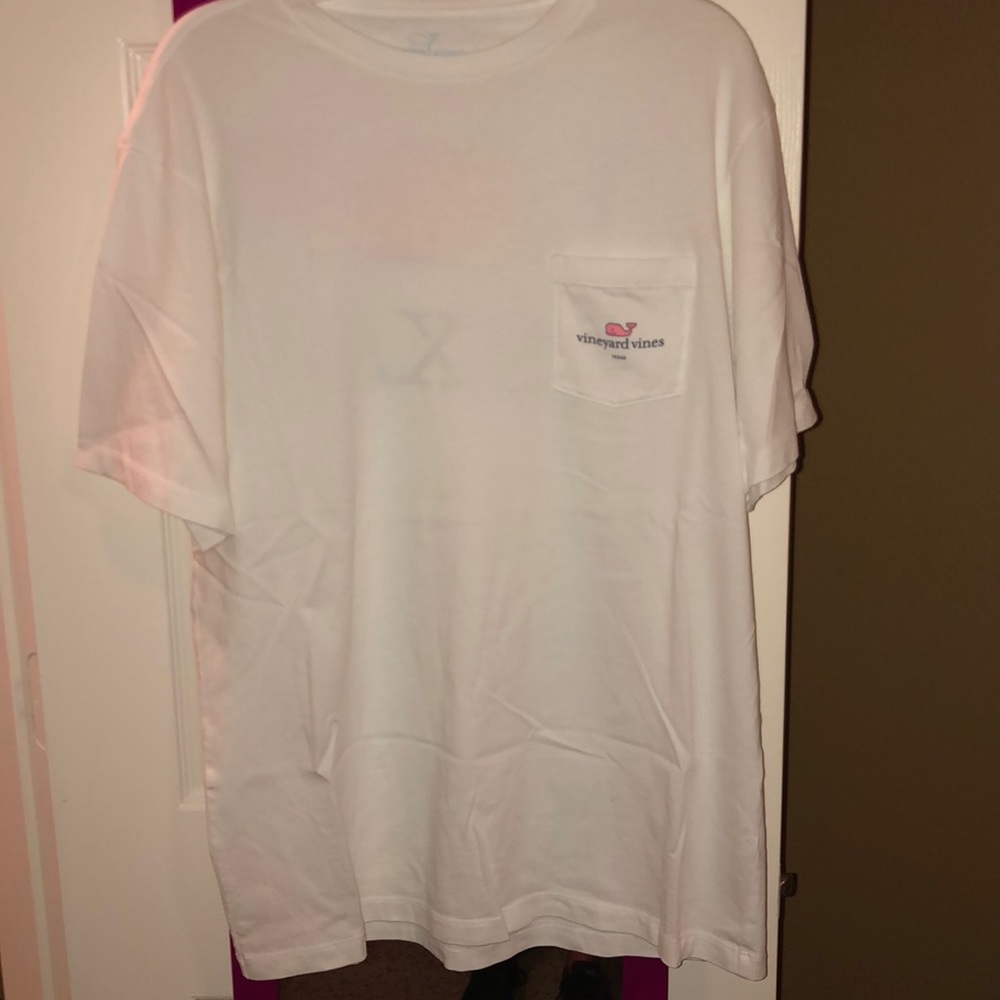 Vineyard vines t-shirt